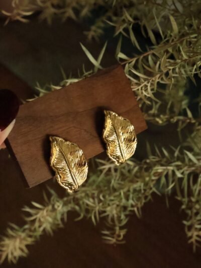 🍃 Gilded Leaf Earrings