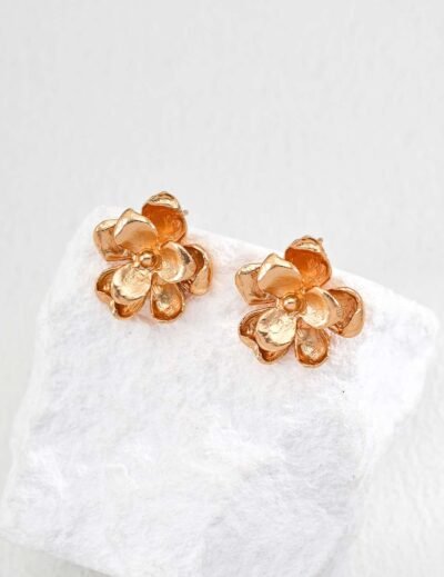 Golden Flower Earrings – Timeless Blossoms