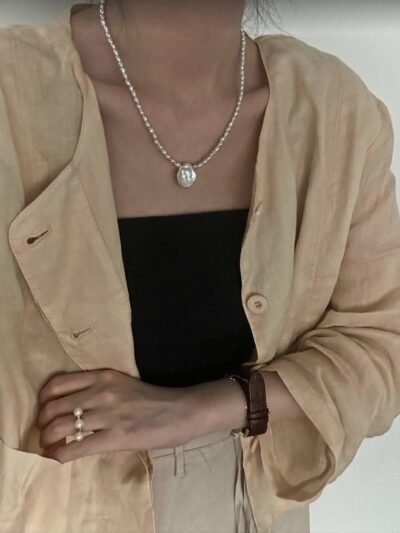 Petal Glow Baroque Necklace💡