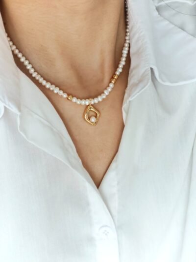 Modern Geometry – Pearl Necklace🎨