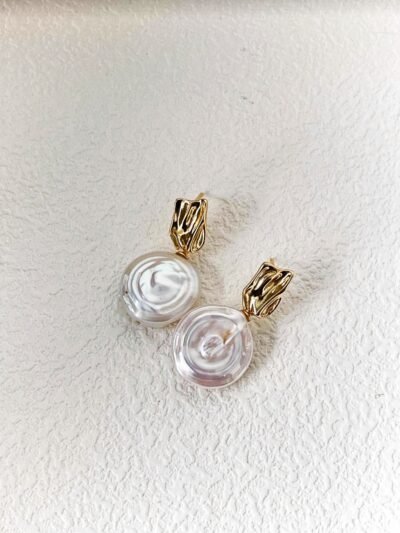 Roman Holiday Single Disc Baroque Pearl Earrings