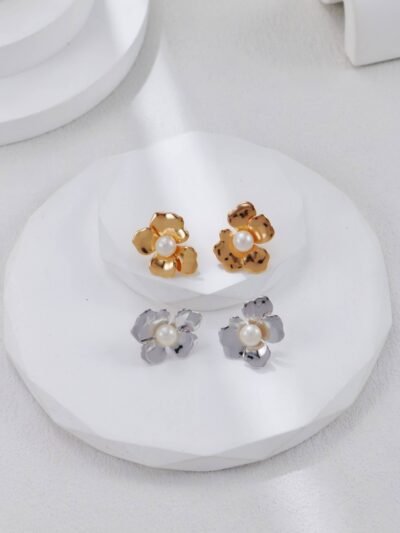 Petal Whispers Pearl Earrings | s925 Silver Floral Studs